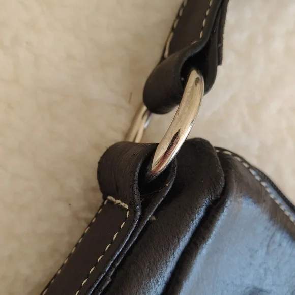 Wilson's Leather Maxima Black Leather Purse/Bag - Picture 5 of 12